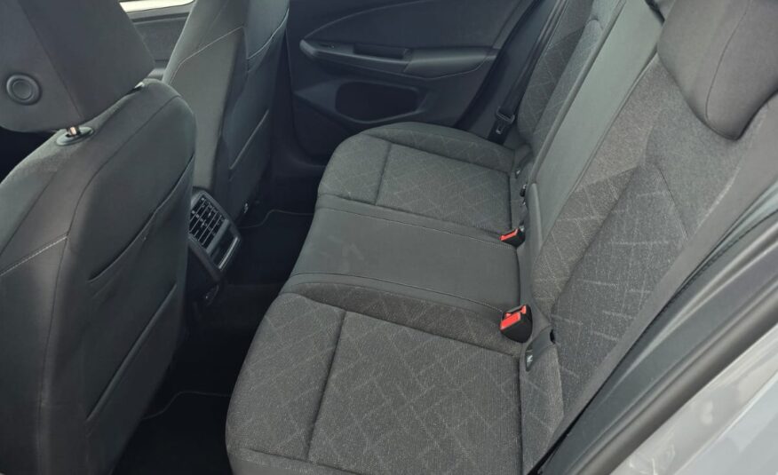 VW Golf 1.0 eTSI Evo DSG Life 110 Cv